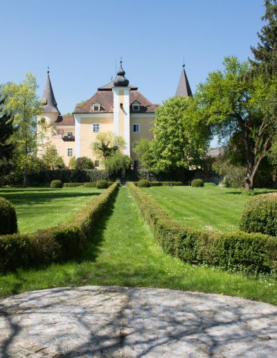 Schloss Mühldorf und Rosengarten